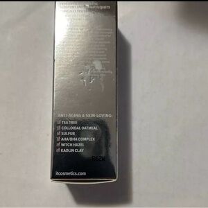 It Cosmetics LIGHT Bye Bye Breakout Full Coverage Treatment Concealer (0.35 oz)